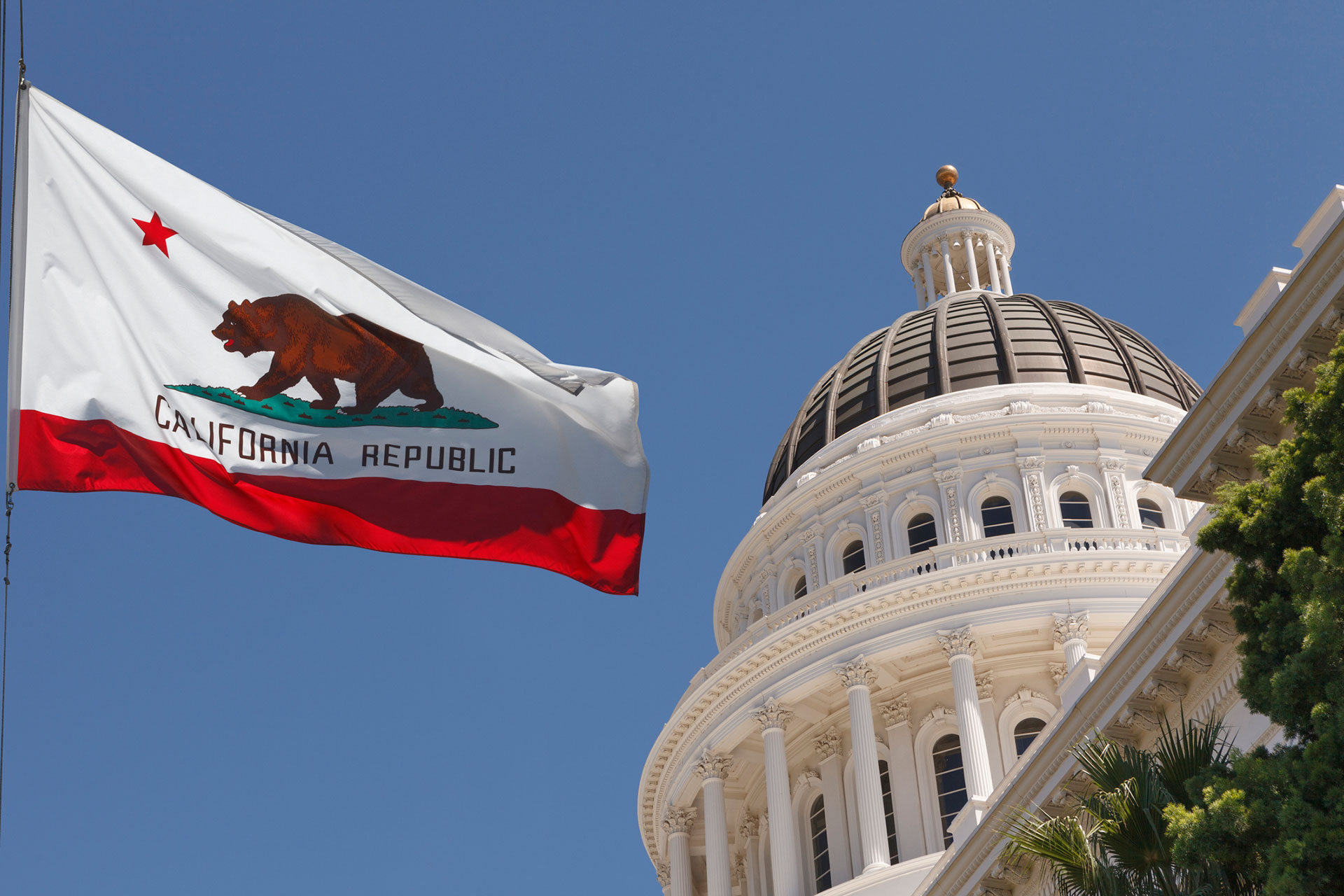 California Governor Signs Law Prohibiting Explicit Mutual Wage Agreements